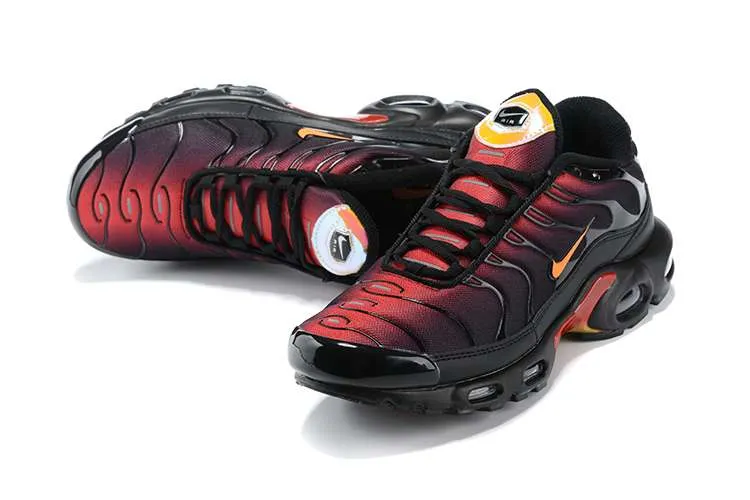 AIR MAX PLUS TN 'BLACK GRADIENT RED'