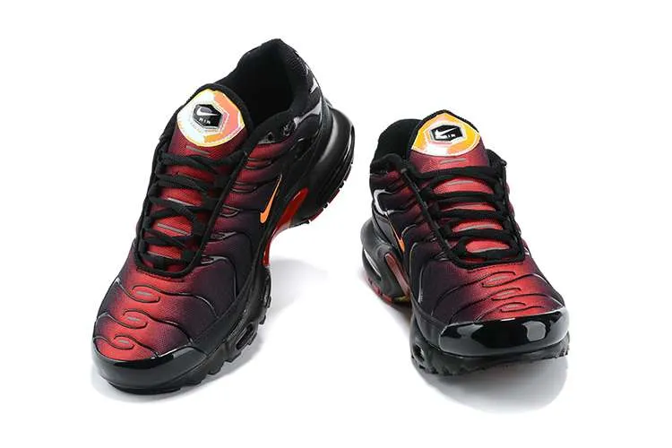 AIR MAX PLUS TN 'BLACK GRADIENT RED'