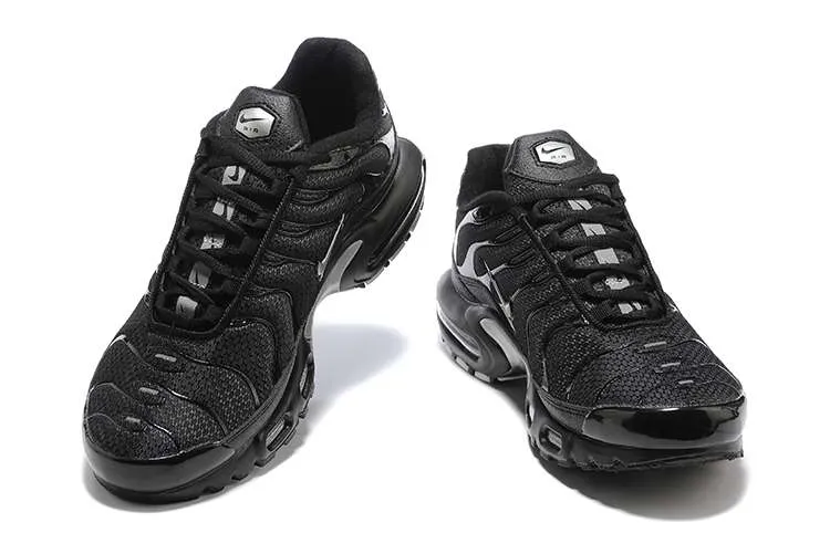 AIR MAX PLUS TN 'BLACK METALLIC SILVER'